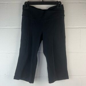 Lululemon Black Crossover Waist Cropped Pants, 6